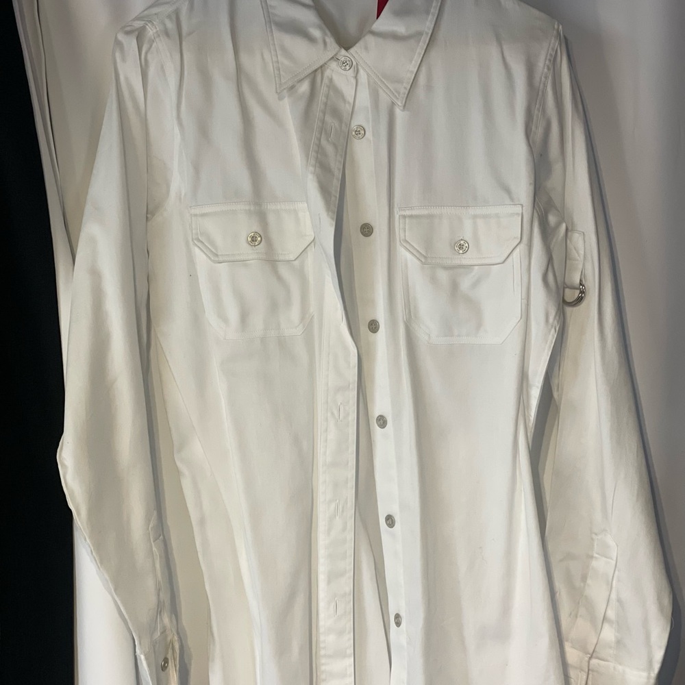 Gloria Vanderbilt White Button Up Shirt. Size: Medium.